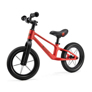Vista lateral de bicicleta de balance roja de Kinderkraft