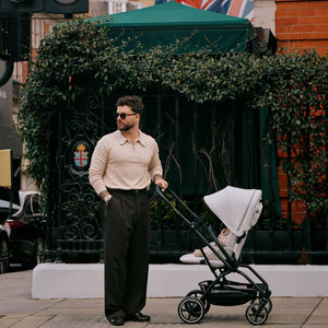 Coche de paseo Eezy S Twist Plus 2 360º One Pull Harness - Cybex Gold - Mini Nuts - Expertos en sillas de auto y coches de paseo