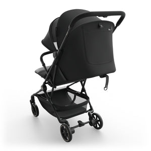 Coche de paseo de cabina Nebo Kinderkraft color negro, vista trasera con bolsillo