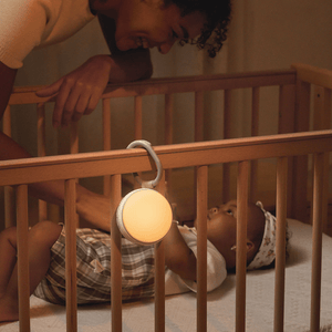 Ruido Blanco Portátil Colgante - MOMCOZY - Mini Nuts - Expertos en sillas de auto y coches de paseo