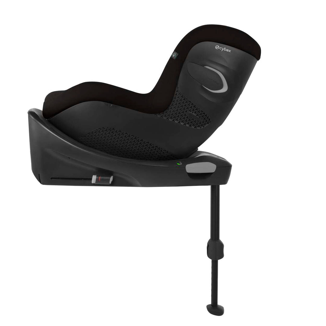 Silla de auto convertible Sirona Gi i-Size 360° color Moon Black Plus - Vista frontal