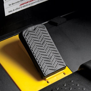 Detalle de freno de Auto Eléctrico Polaris RZR 900 24v de Peg Pérego