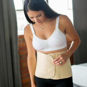 Faja Posparto Ajustable Algodón Orgánico Natural - vista en uso