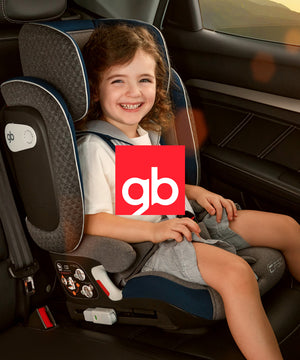 niña en silla de auto a favor de la marcha con arnes interno marca GB Pockir Armor
