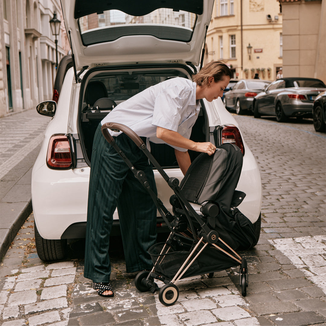 Coche de paseo Coya Style Collection CYBEX Platinum ultracompacto con moisés plegado - Vista frontal