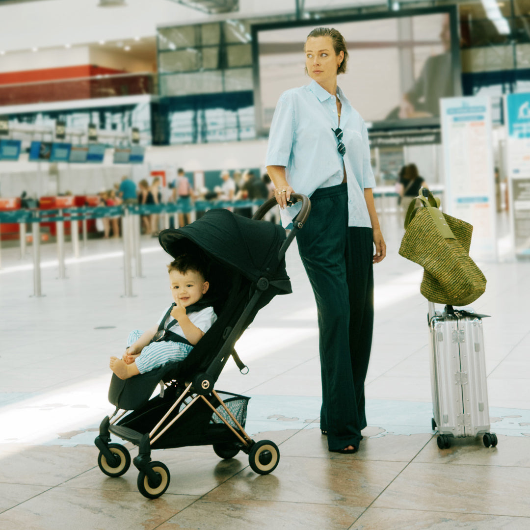 Coche de paseo Coya Style Collection CYBEX Platinum en aeropuerto - Tamaño equipaje de mano