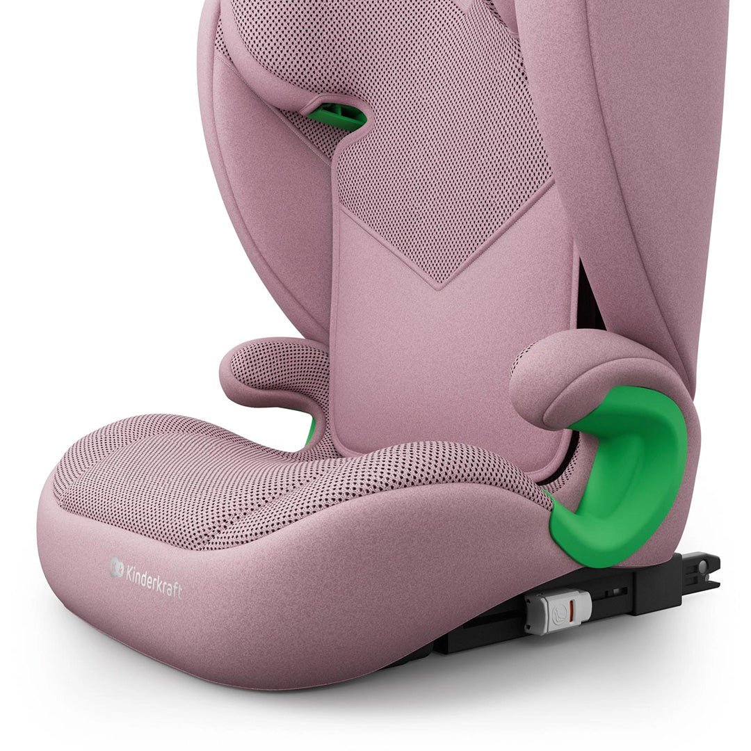 Silla de auto Butaca Junior Fix 2 Plus i-Size Kinderkraft color rosa, detalle del conector isofix verde y logo Kinderkraft en el lateral del asiento