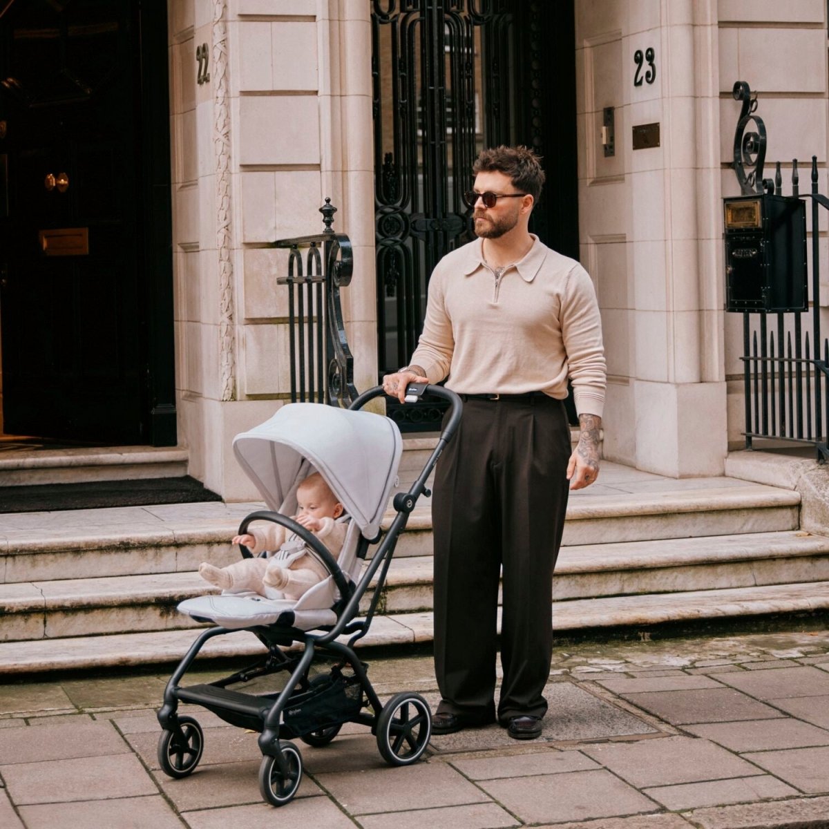 Arma tu Travel System: Eezy S Twist Plus 2 360º 2025 - Cybex Gold - Mini Nuts - Expertos en sillas de auto y coches de paseo