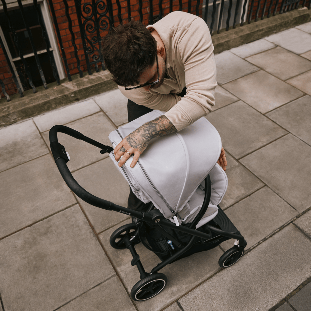 Arma tu Travel System: Eezy S Twist Plus 2 360º 2025 - Cybex Gold - Mini Nuts - Expertos en sillas de auto y coches de paseo