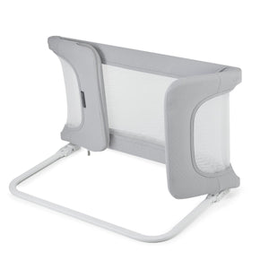 Vista trasera barrera de cama Kinderkraft GUARD & DREAM gris con estructura metálica en U para anclaje bajo colchón, malla transpirable en laterales y frente - Mini Nuts - Expertos en sillas de auto y coches de paseo