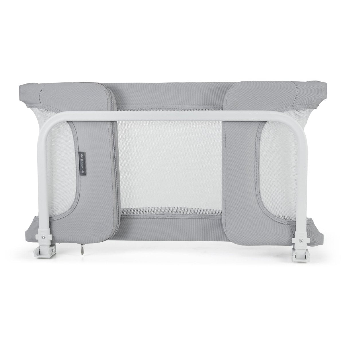 Vista frontal de barrera de cama negra rectangular con borde superior y laterales acolchados, tres paneles de malla transpirable gris clara y dos patas negras con topes antideslizantes en la base-vista plegada