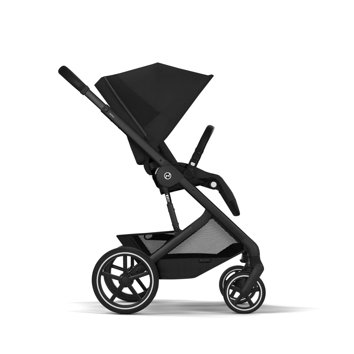 Coche de paseo Balios S Lux 2026 de Cybex color Moon Black, plegado