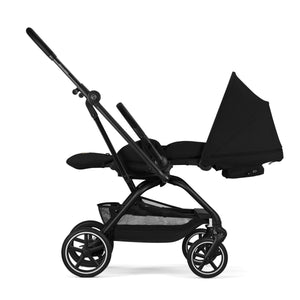 Coche de paseo Eezy S Twist Plus 2 2026 color Magic Black, asiento reclinado en posición horizontal