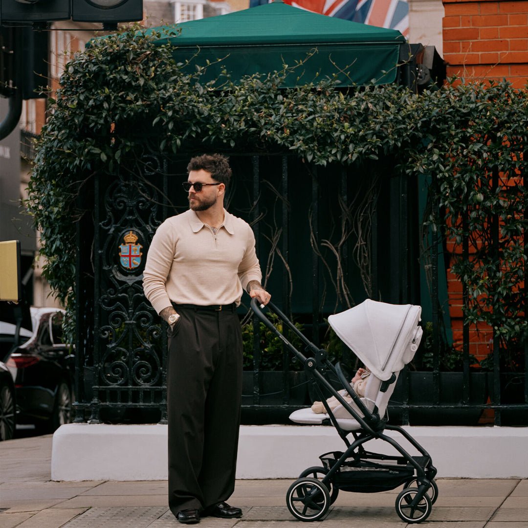 Coche de paseo Eezy S Twist Plus 2 360º One Pull Harness - Cybex Gold - Mini Nuts - Expertos en sillas de auto y coches de paseo