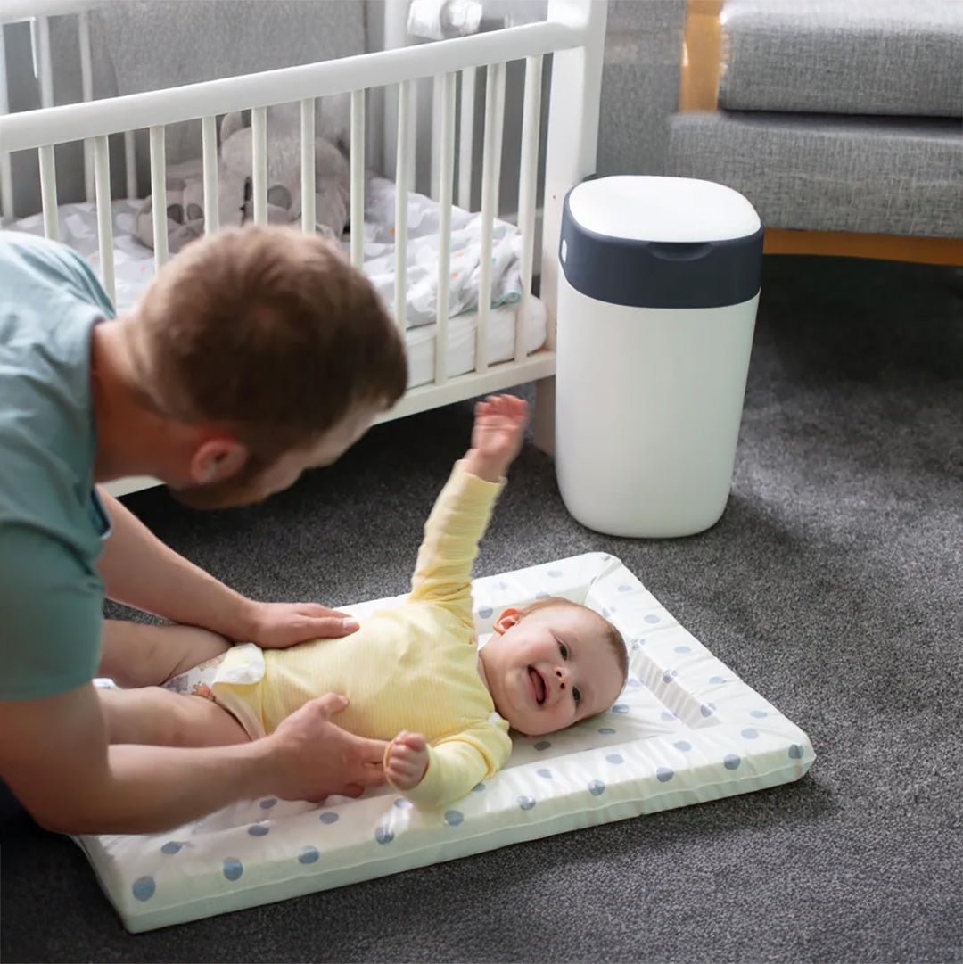 Contenedor de Pañales Sangenic Twist & Click + 4 repuestos - Tommee Tippee - Mini Nuts - Expertos en sillas de auto y coches de paseo