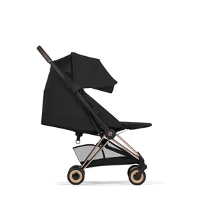 Coya Comfort Cybex con el respaldo reclinado en posición horizontal