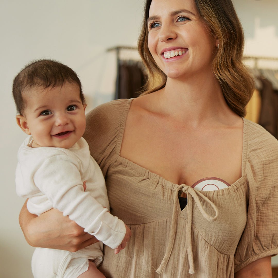 Extractor de leche materna M6 Manos libres Mobile Style™ <b>PRE - VENTA</b> - MOMCOZY - Mini Nuts - Expertos en sillas de auto y coches de paseo para bebés