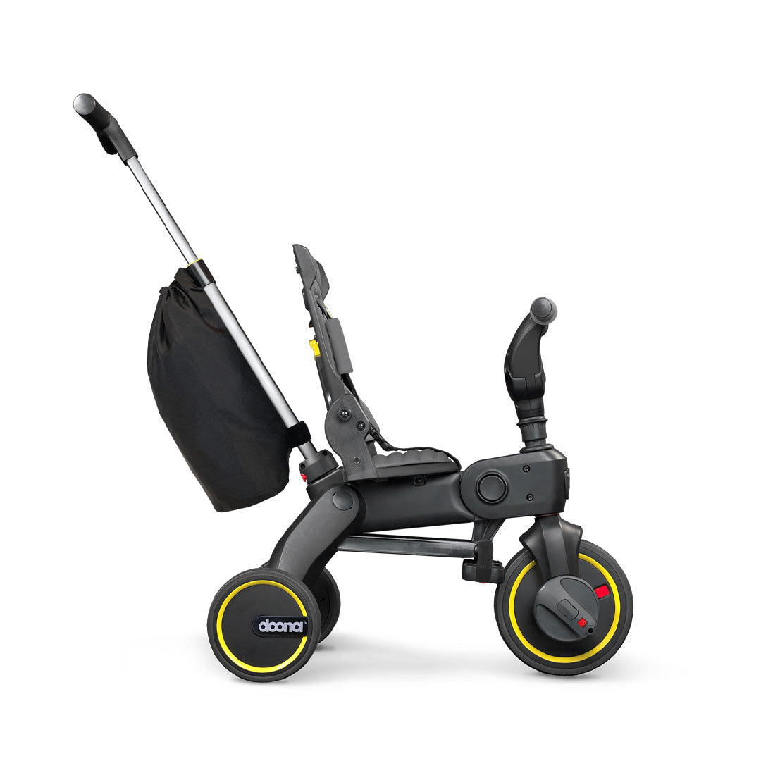 Liki Trike S3 Grey Hound con el respaldo reclinado para el descanso del niño