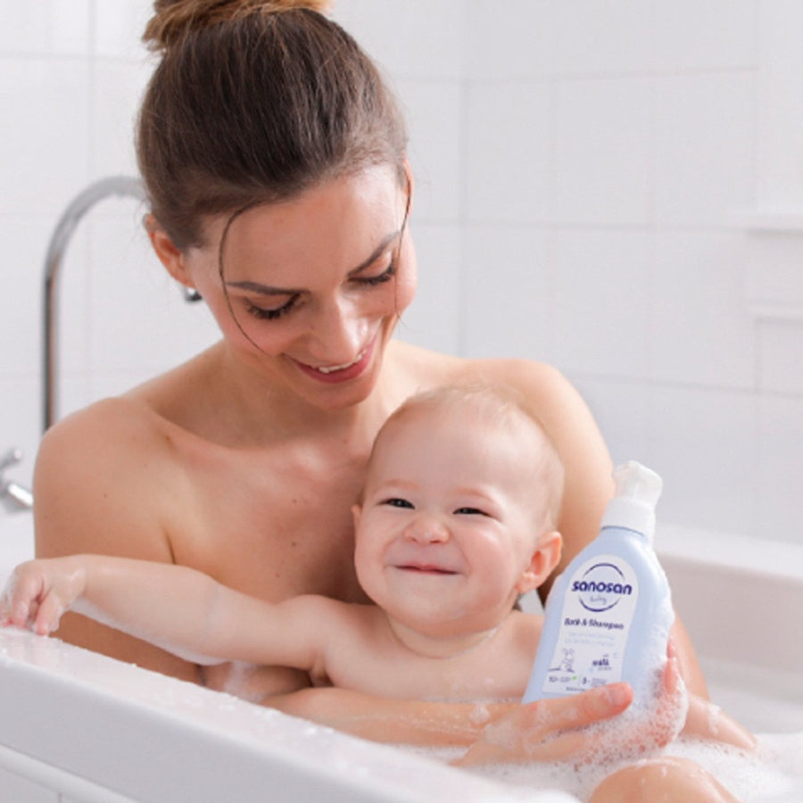 Gel de Baño y Champú de bebé 500ml Sanosan - Sanosan-MiniNuts expertos en coches y sillas de auto para bebé