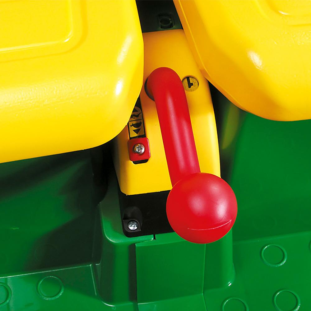 detalle de palanca de Vehiculo electrico John Deere Gator HPX de Peg Perego